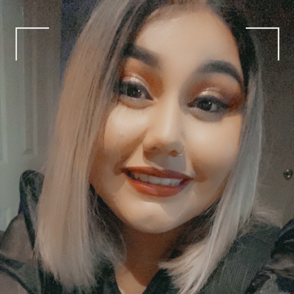 Meet your Posher, Daniela